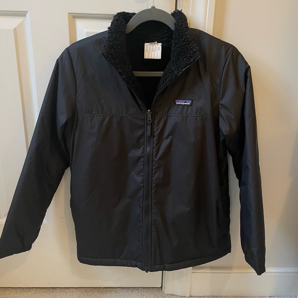 Patagonia boys reversible black jacket